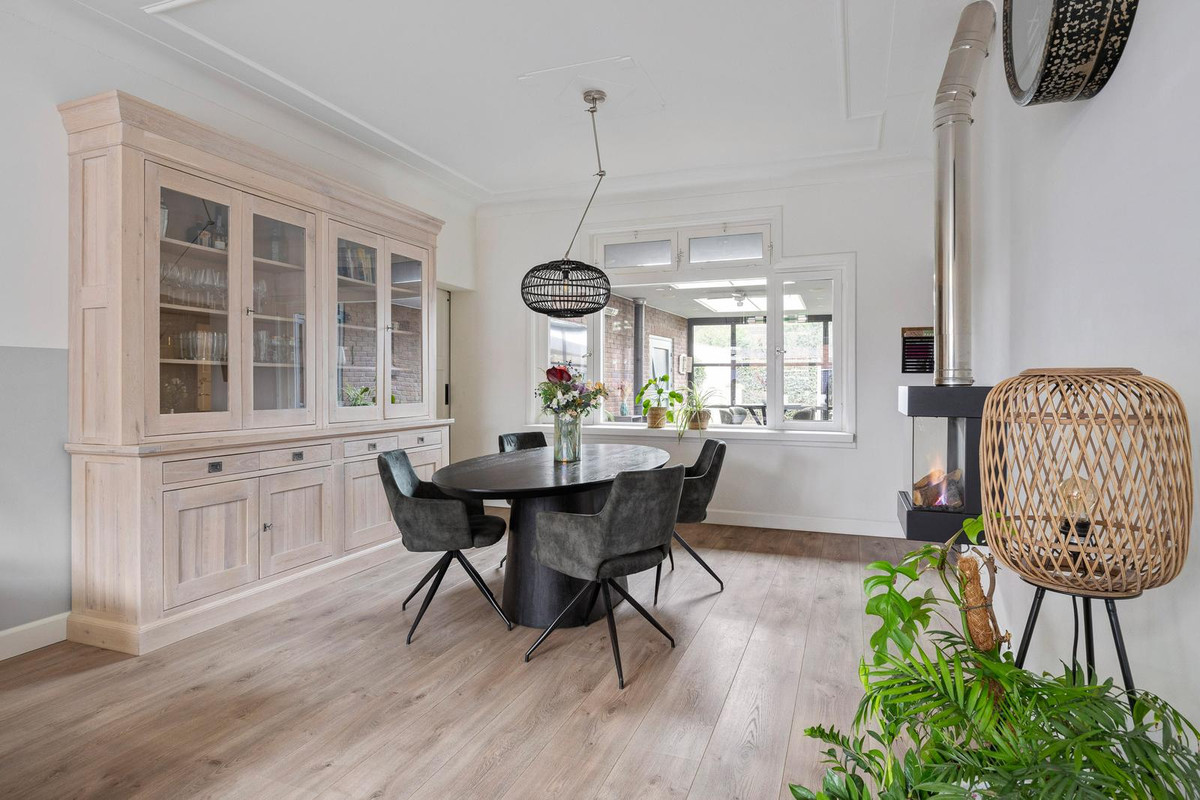 Hoekwoning te koop: Sluisstraat 25, Veghel