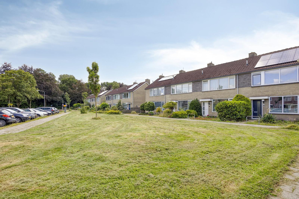 Tussenwoning te koop: Lubecker Bocht 4, Veendam