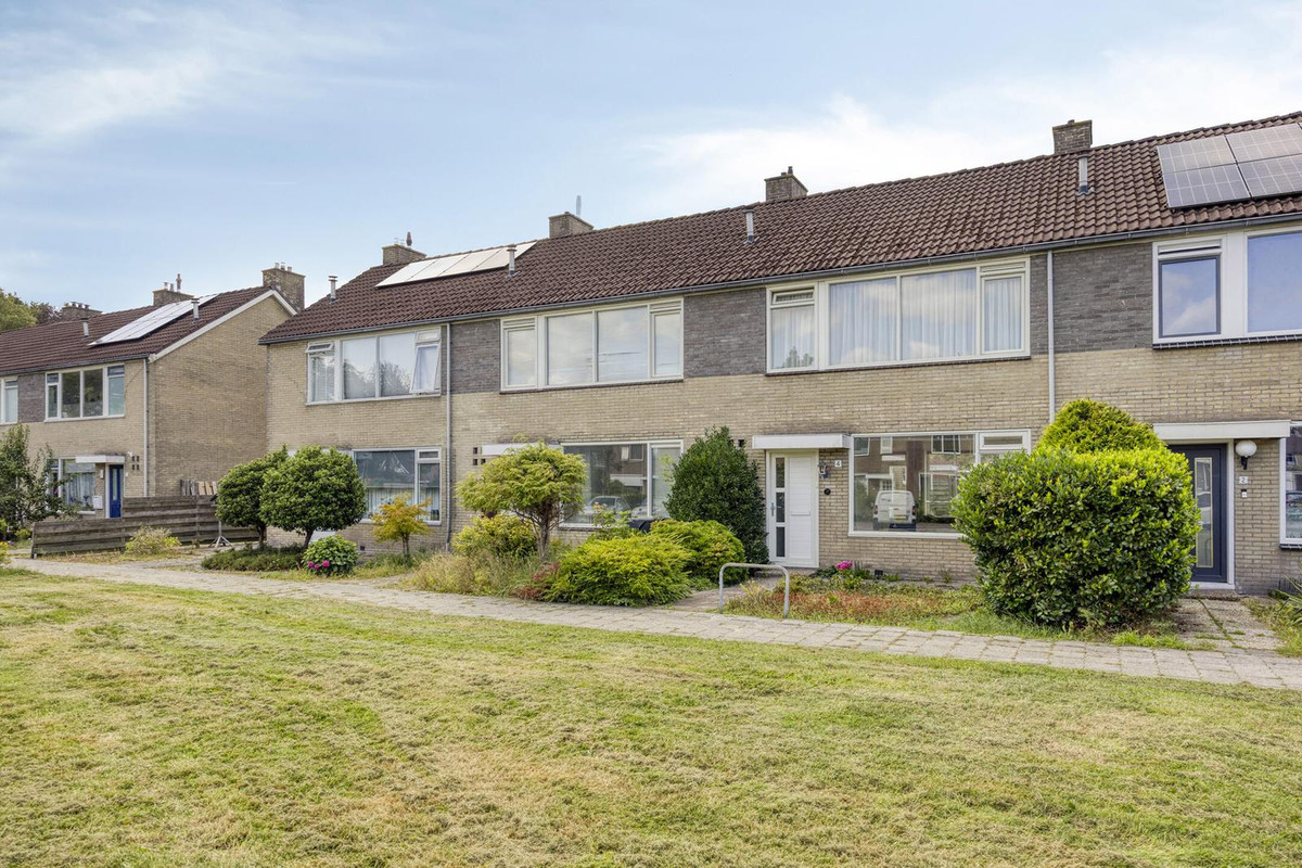Tussenwoning te koop: Lubecker Bocht 4, Veendam