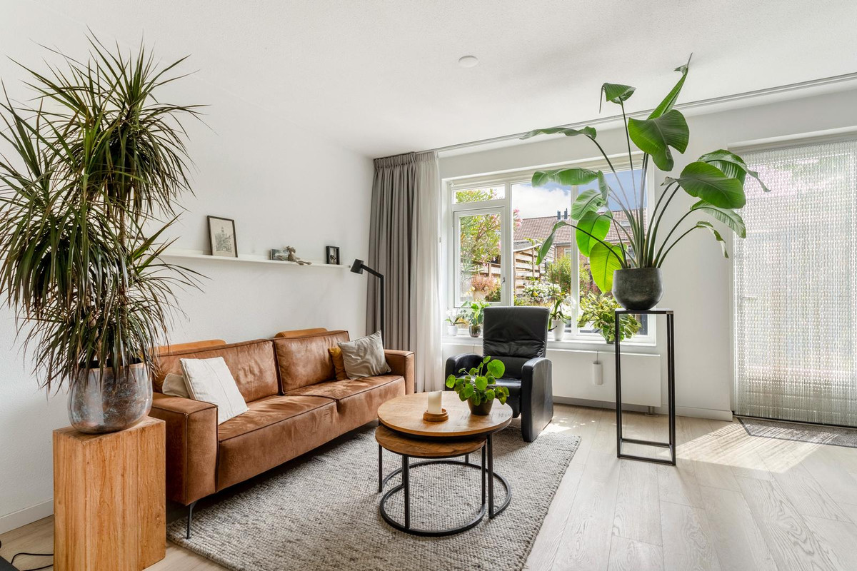 Tussenwoning te koop: Van Raemdonckstraat 50, Almere