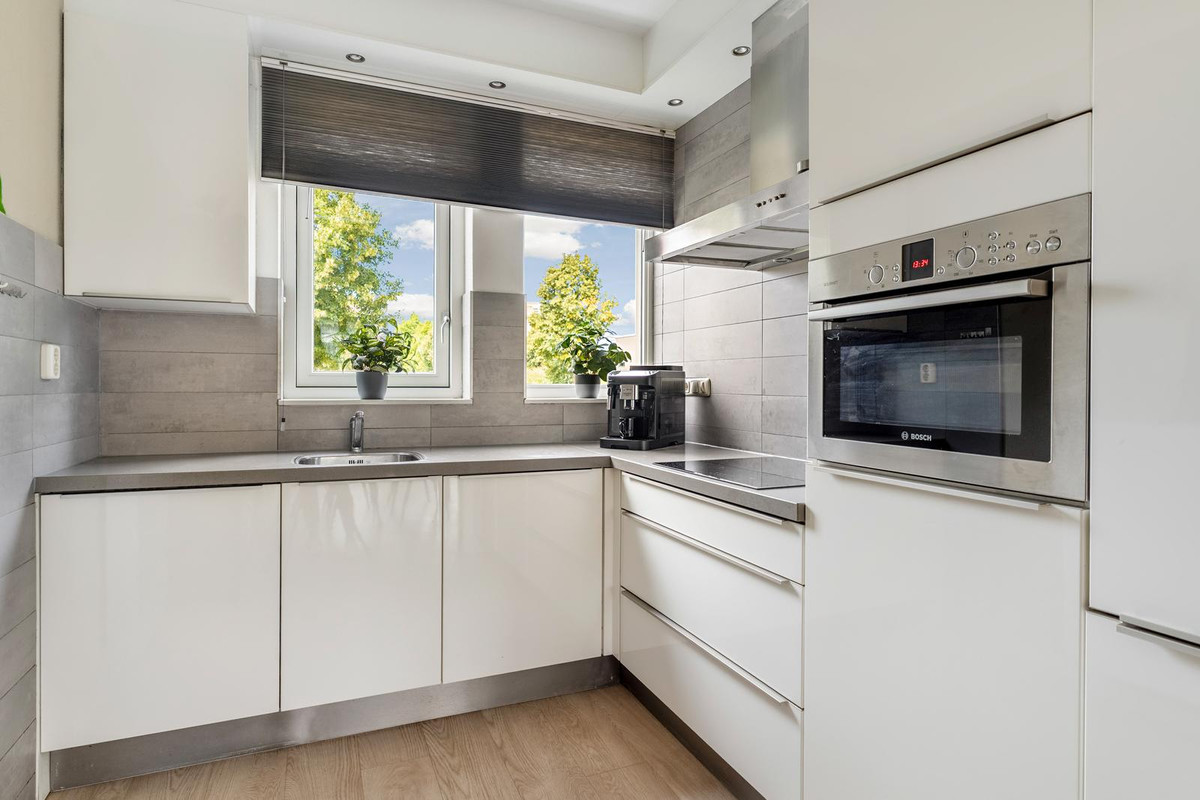 Tussenwoning te koop: Van Raemdonckstraat 50, Almere