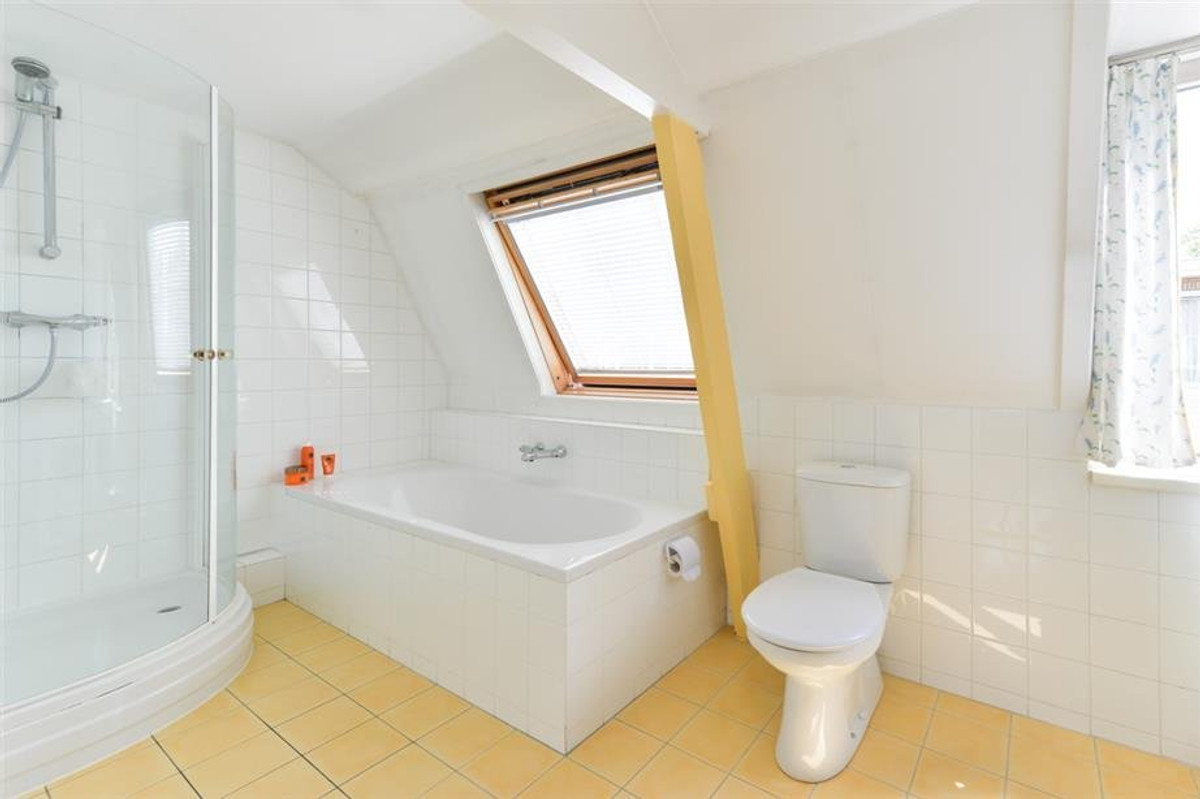 Tussenwoning te huur: Nicolaasweg 131, Utrecht