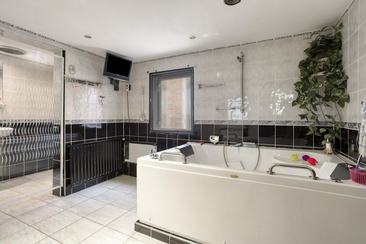 Vrijstaande woning te koop: Jan Oldenburgerstraat E 62, Nieuwe Pekela