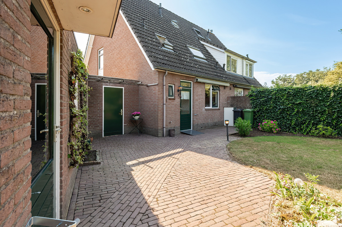 Twee-onder-één-kap te koop: Wilgenhof 29, Giessen