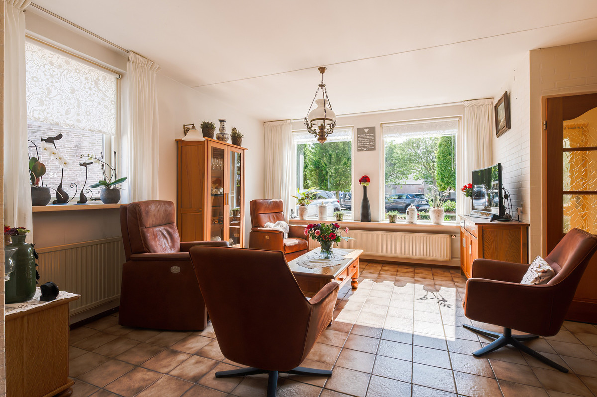 Twee-onder-één-kap te koop: Wilgenhof 29, Giessen