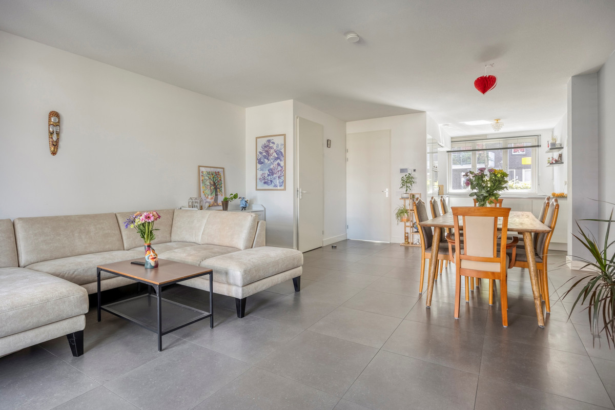 Tussenwoning te koop: Sterreschans 48, Oegstgeest