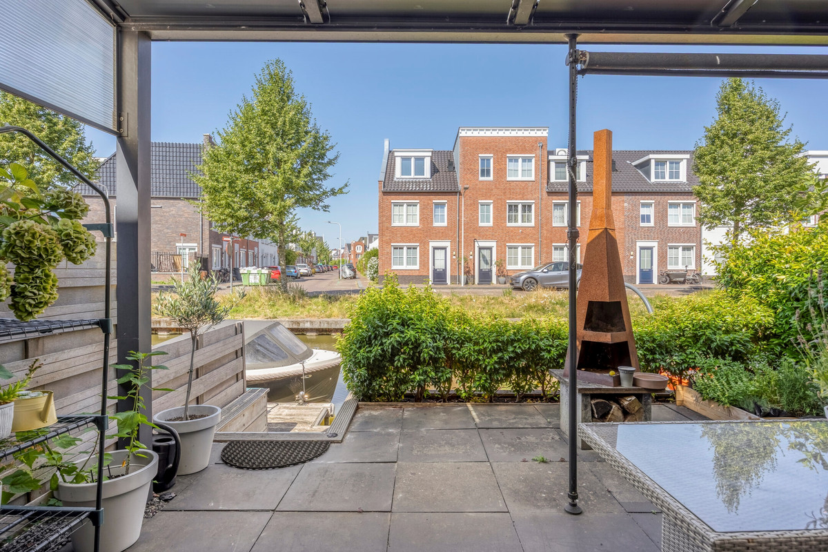 Tussenwoning te koop: Sterreschans 48, Oegstgeest