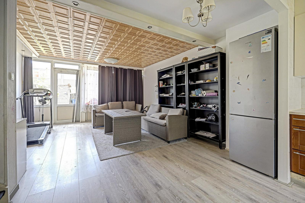 Tussenwoning te koop: Kalmoesstraat 31, Hoogvliet Rotterdam