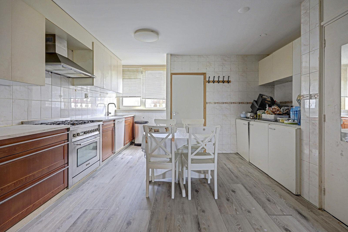 Tussenwoning te koop: Kalmoesstraat 31, Hoogvliet Rotterdam