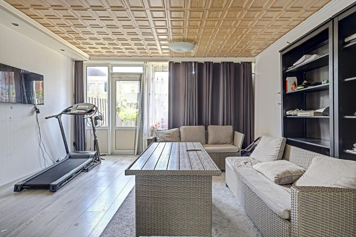 Tussenwoning te koop: Kalmoesstraat 31, Hoogvliet Rotterdam
