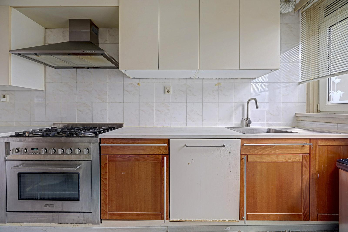 Tussenwoning te koop: Kalmoesstraat 31, Hoogvliet Rotterdam