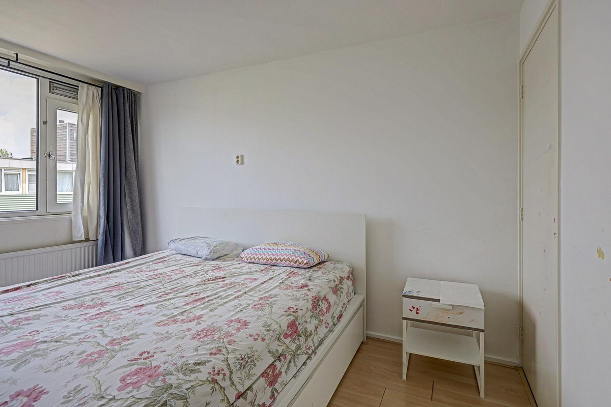 Tussenwoning te koop: Kalmoesstraat 31, Hoogvliet Rotterdam