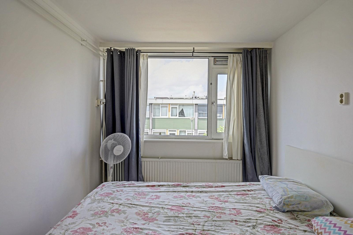 Tussenwoning te koop: Kalmoesstraat 31, Hoogvliet Rotterdam