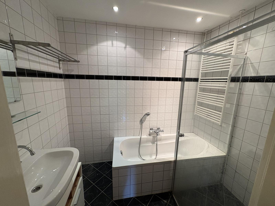 Twee-onder-één-kap te huur: Ressensestraat 32, Ressen