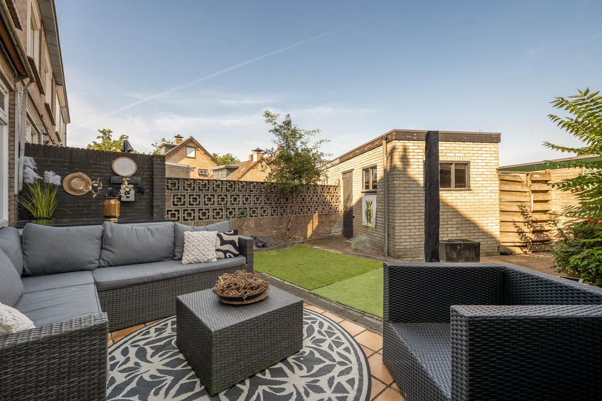 Tussenwoning te koop: Mgr Ariensstraat 5, Hoogerheide