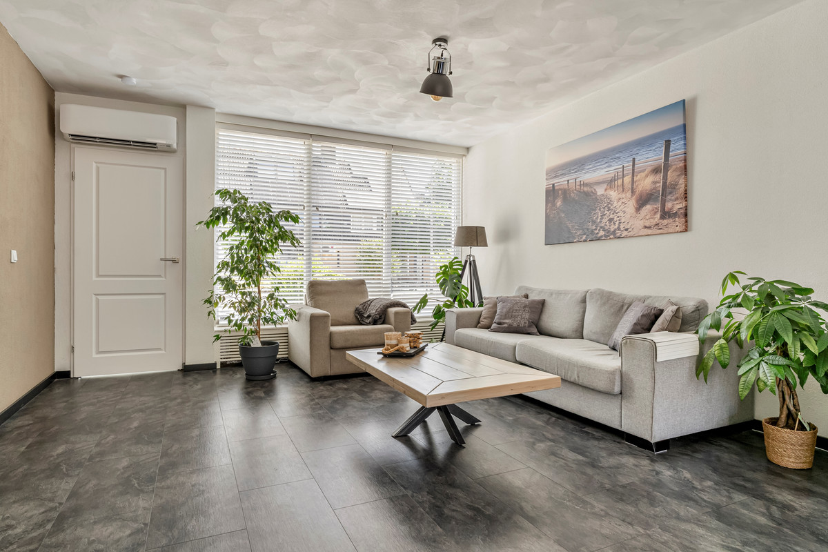 Tussenwoning te koop: Dorthstraat 17, Tilburg