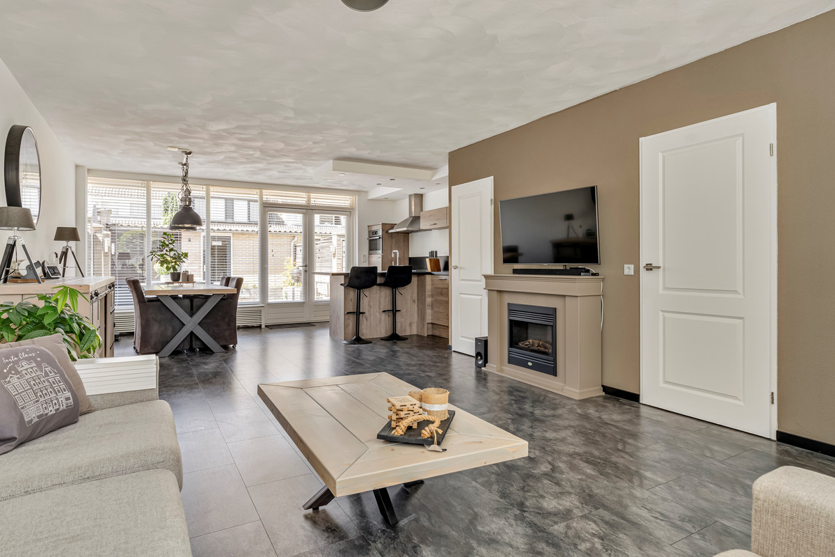 Tussenwoning te koop: Dorthstraat 17, Tilburg