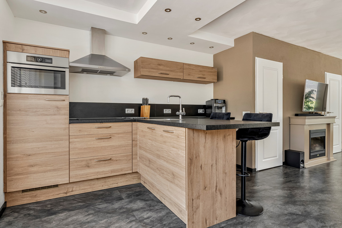 Tussenwoning te koop: Dorthstraat 17, Tilburg