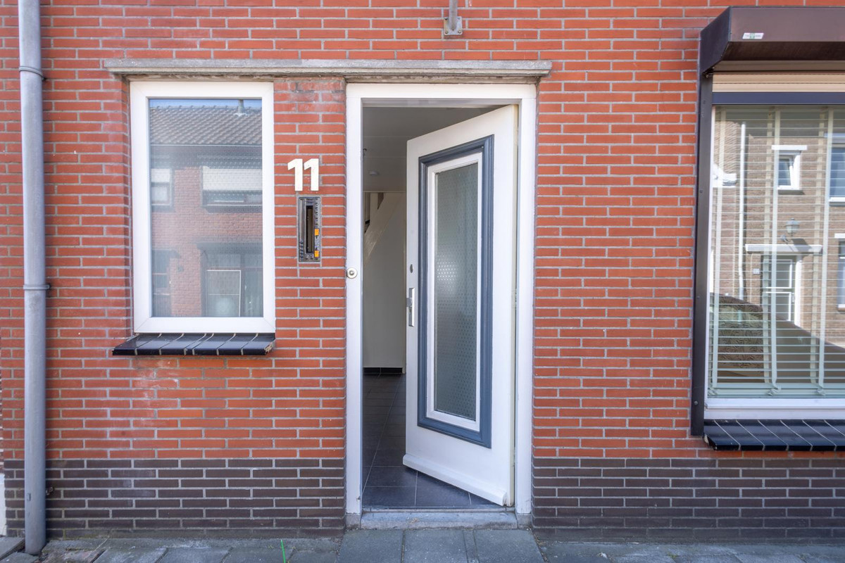 Tussenwoning te koop: Rozemarijnstraat 11, Zaamslag