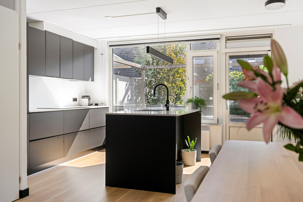 Tussenwoning te koop: Albert Baestenstraat 22, Tilburg