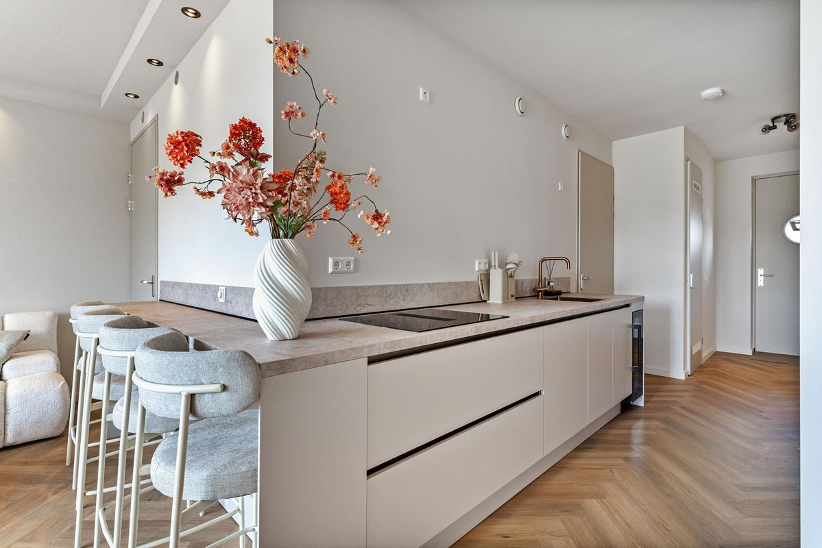 Appartement te koop: John van Vleckstraat 125, Almere
