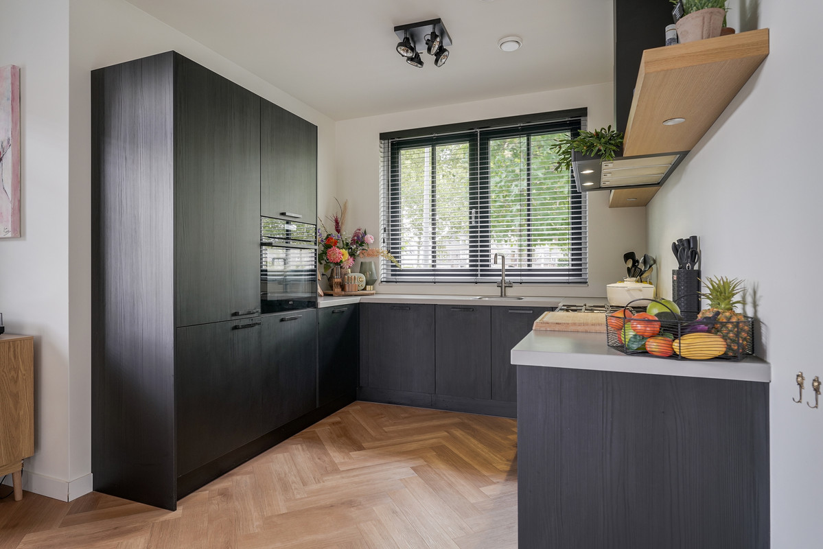 Hoekwoning te koop: Hasselbeemden 24, Helmond