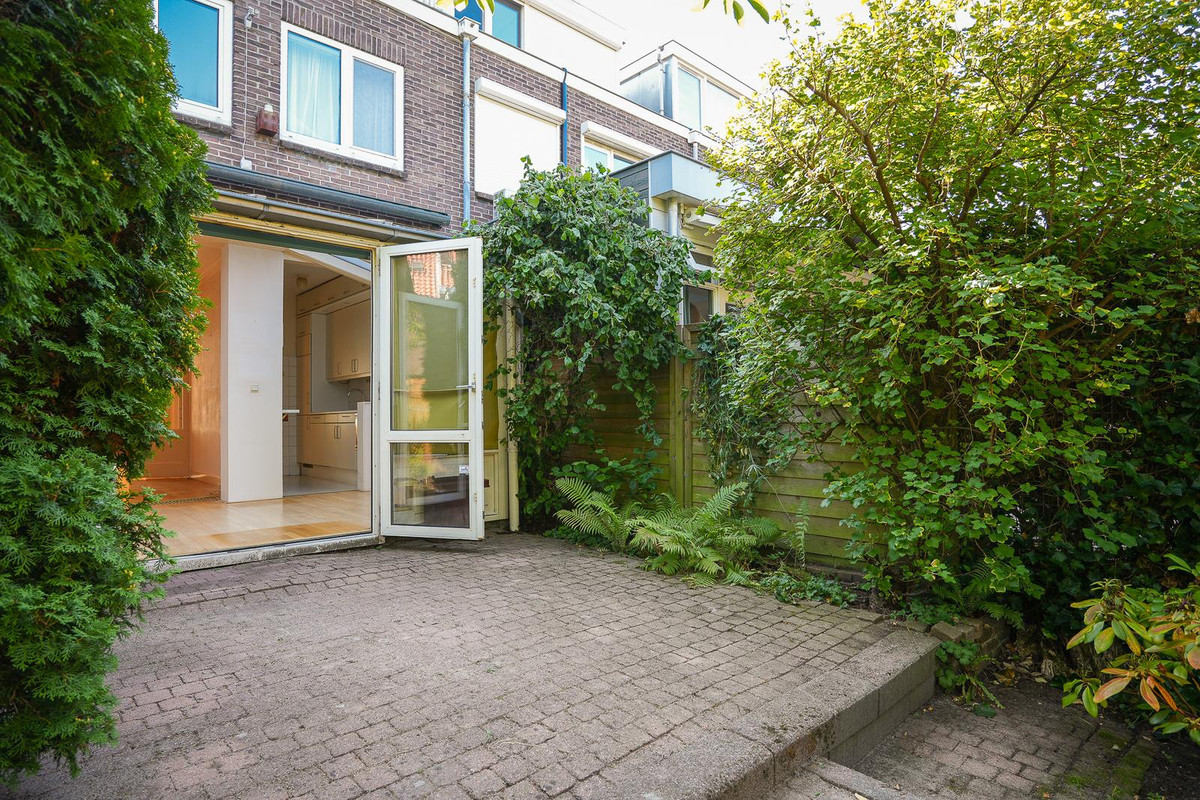 Tussenwoning te koop: Gijsbrecht van Walenborchstraat 56, Utrecht