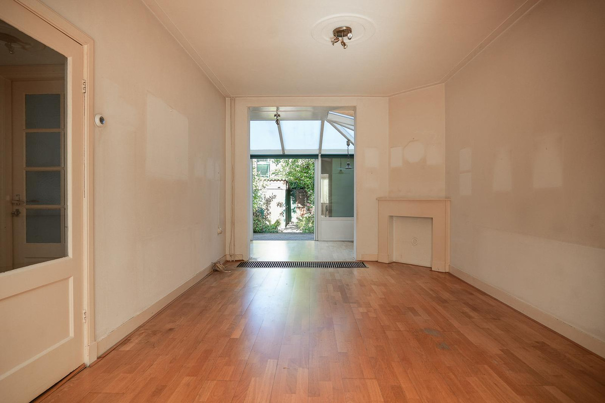 Tussenwoning te koop: Gijsbrecht van Walenborchstraat 56, Utrecht