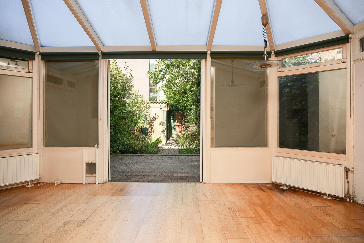 Tussenwoning te koop: Gijsbrecht van Walenborchstraat 56, Utrecht