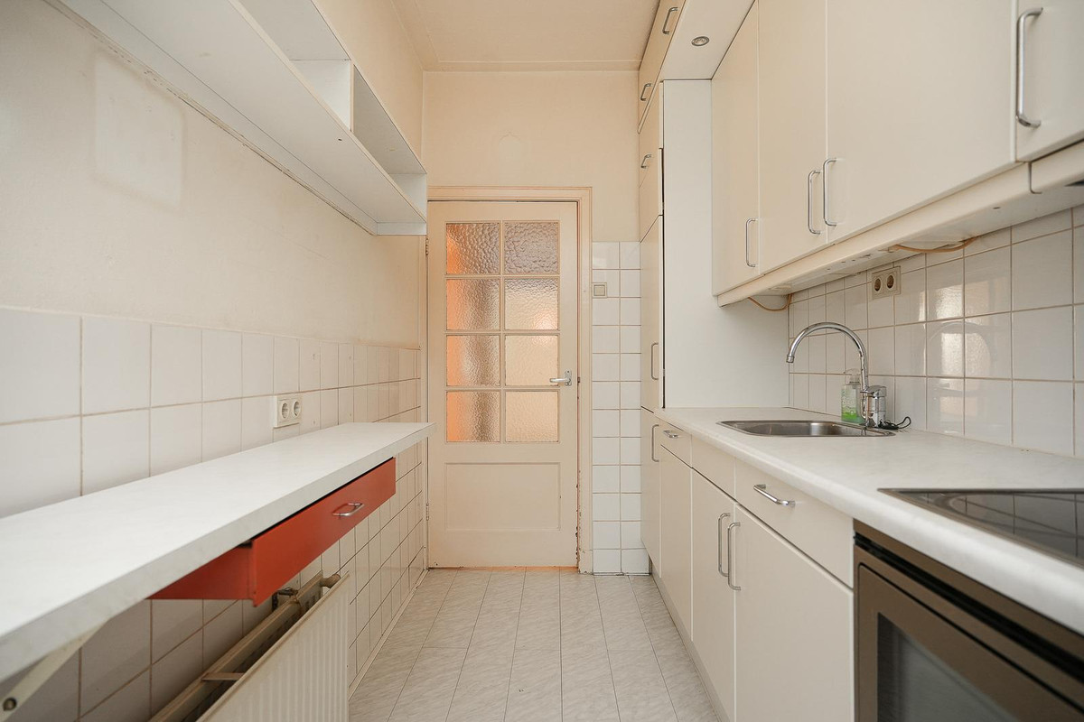 Tussenwoning te koop: Gijsbrecht van Walenborchstraat 56, Utrecht