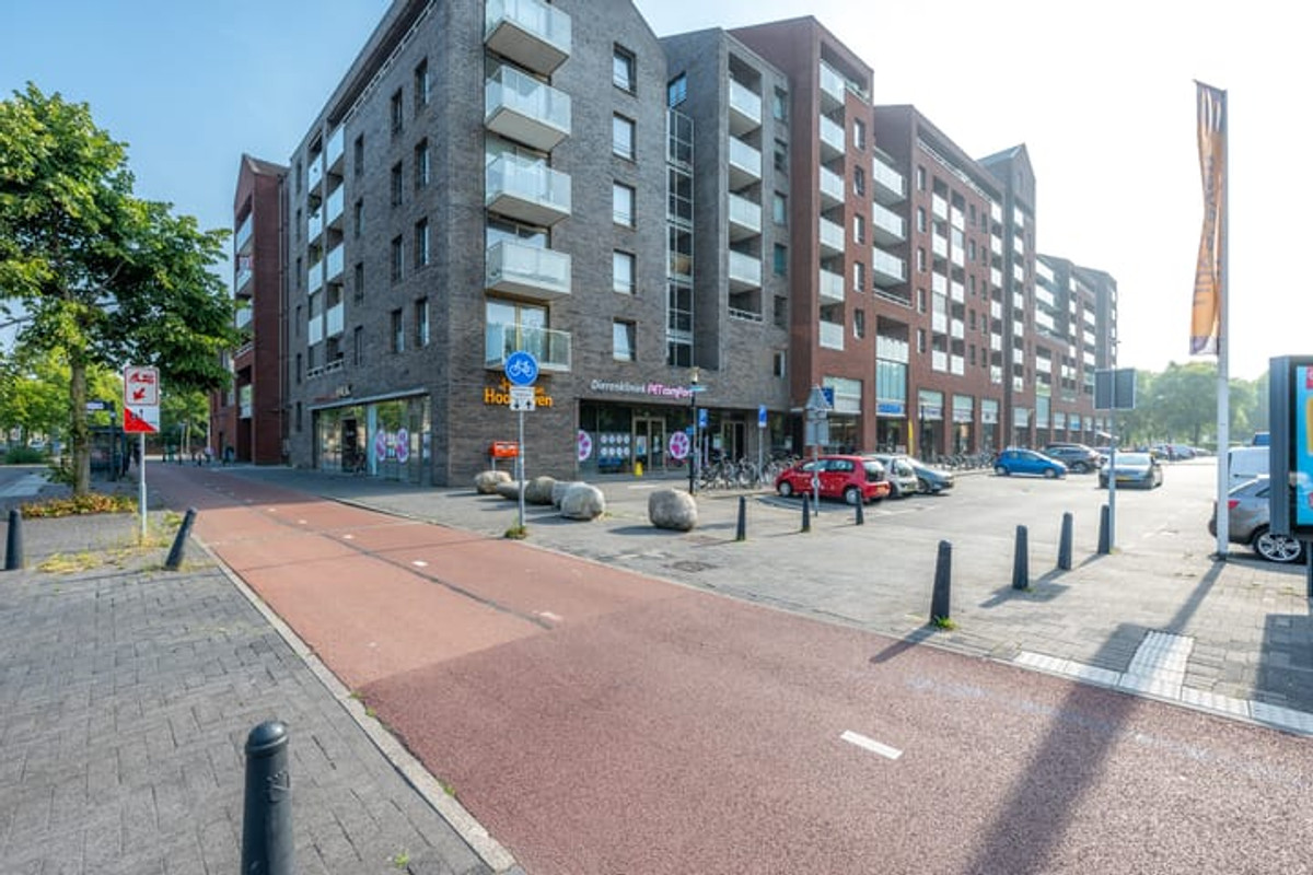 Tussenwoning te huur: Constant Erzeijstraat 57, Utrecht