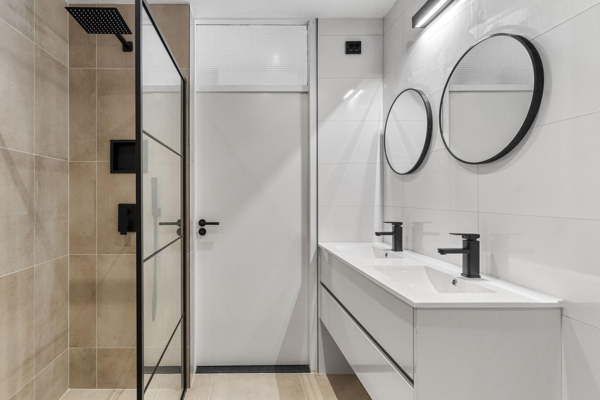Appartement te koop: Zadelmakerstraat 43, Almere