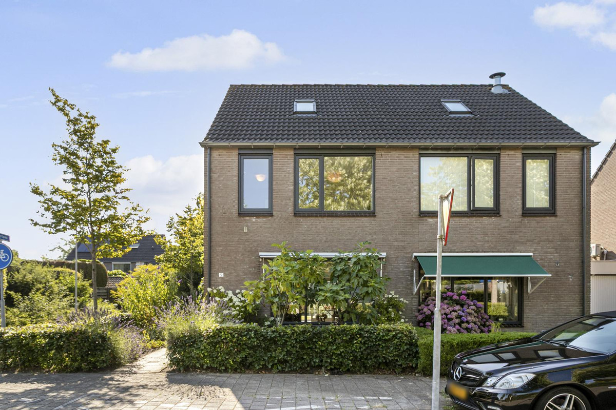 Hoekwoning te koop: Kraanvogel 5, Breda