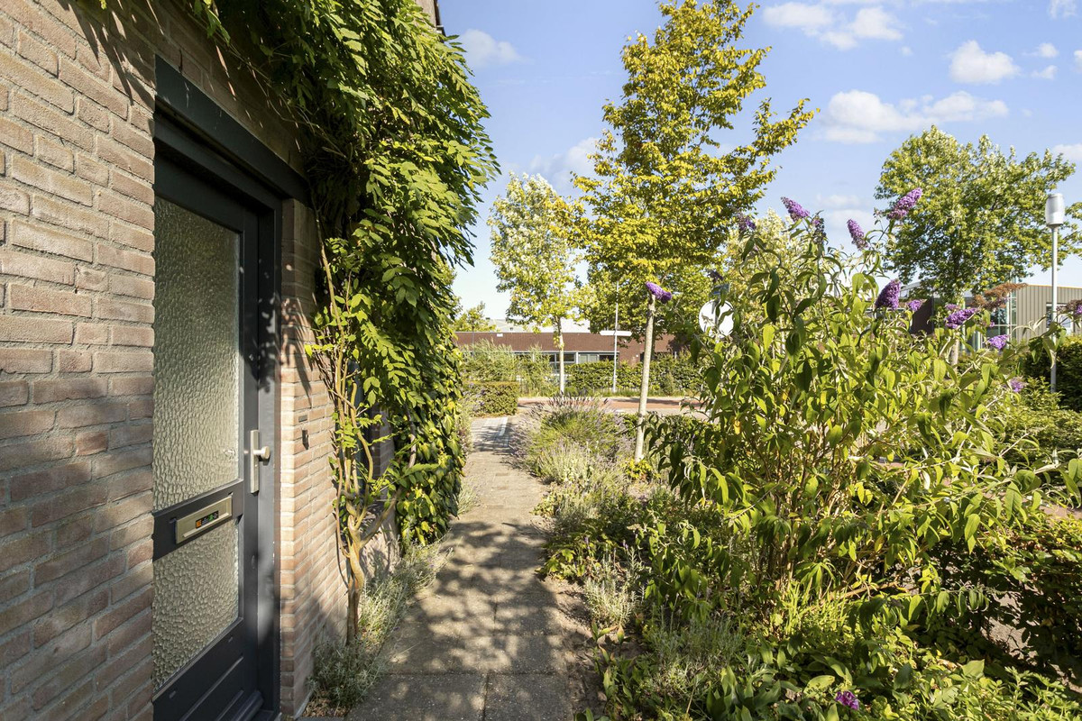 Hoekwoning te koop: Kraanvogel 5, Breda