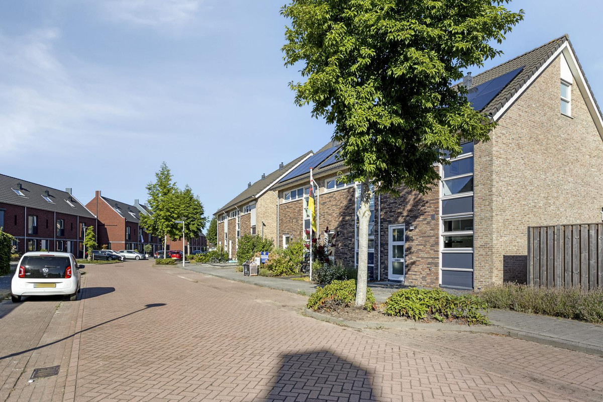 Hoekwoning te koop: Dagpauwoog 77, Someren