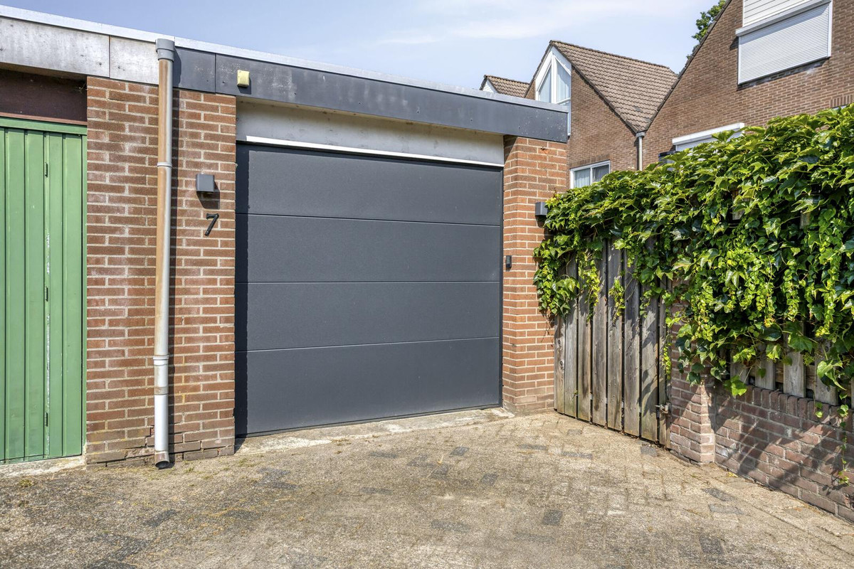 Tussenwoning te koop: Fellenbeemd 7, Someren
