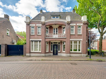 Raadhuisstraat 23