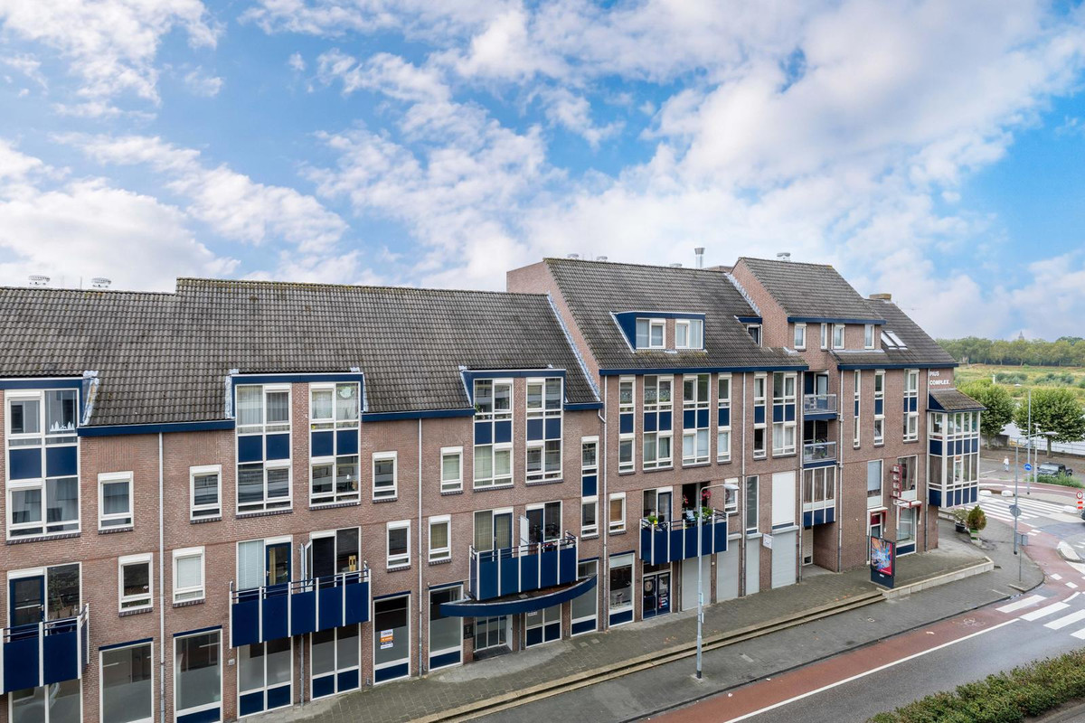 Appartement te koop: Maaskade 85, Venlo