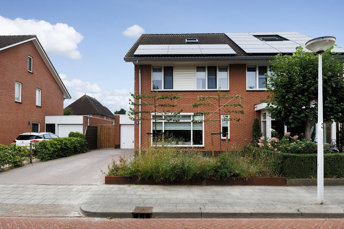 Twee-onder-één-kap te koop: de Keegen 8, Kollum
