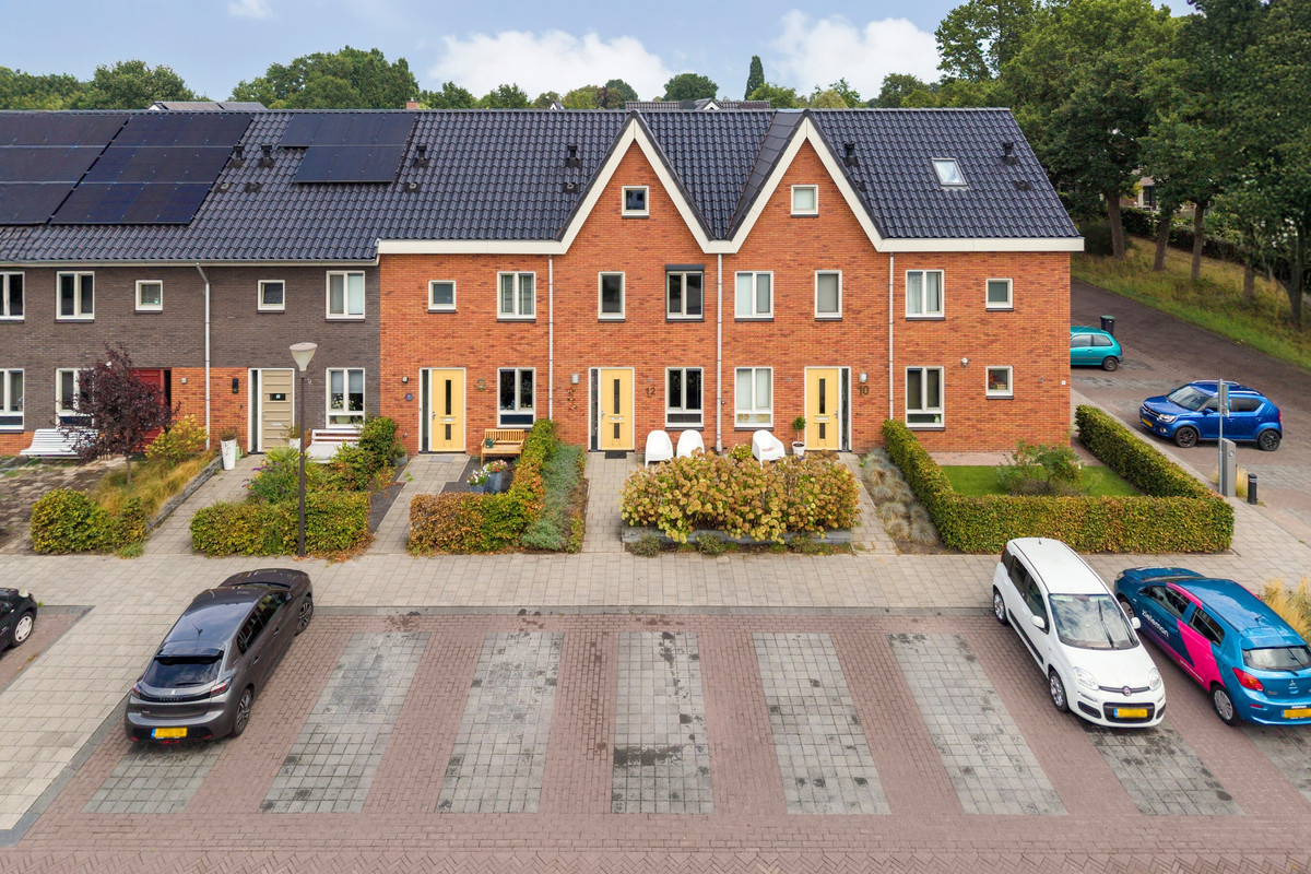 Tussenwoning te koop: Atalanta 12, Nieuwleusen
