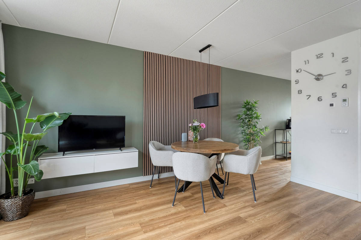Tussenwoning te koop: Atalanta 12, Nieuwleusen