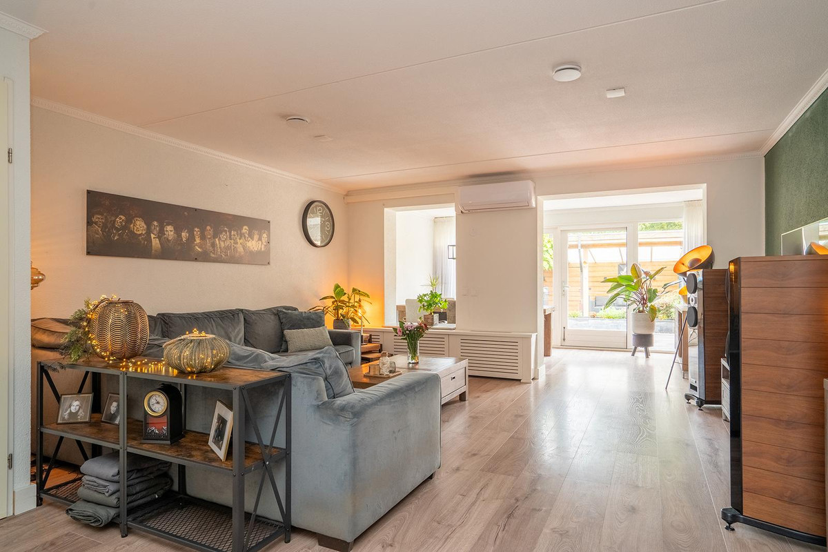 Tussenwoning te koop: Waterlelielaan 30, Enschede
