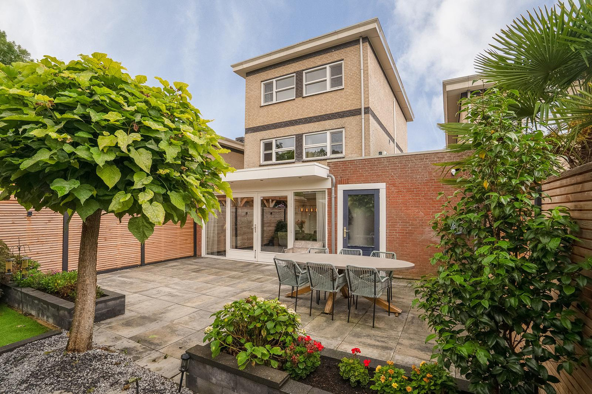 Tussenwoning te koop: Waterlelielaan 30, Enschede