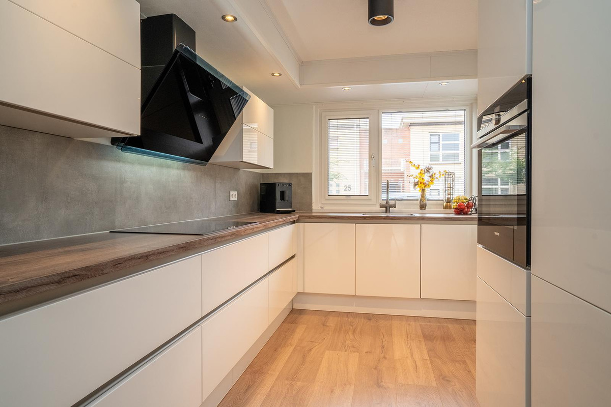 Tussenwoning te koop: Waterlelielaan 30, Enschede