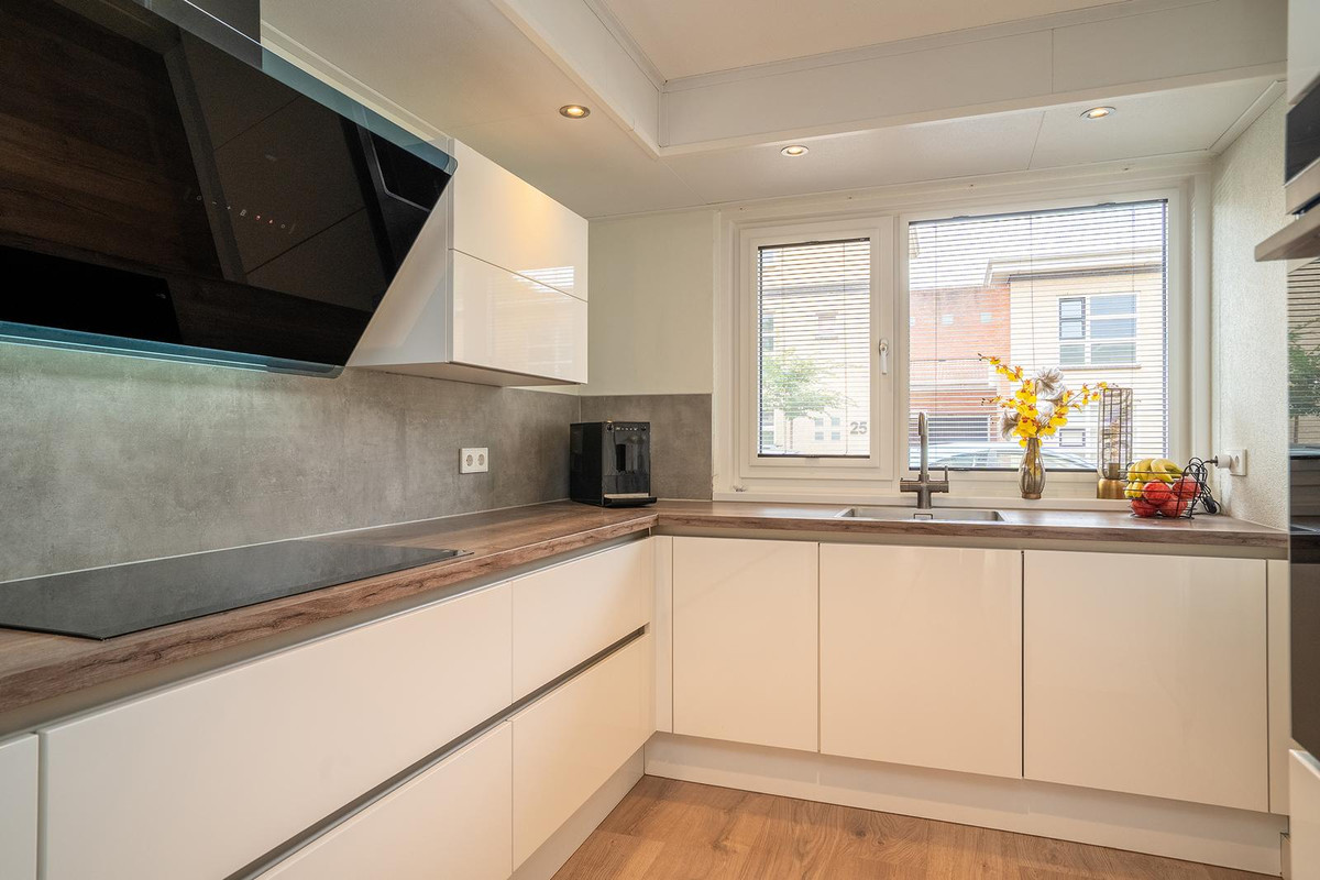 Tussenwoning te koop: Waterlelielaan 30, Enschede