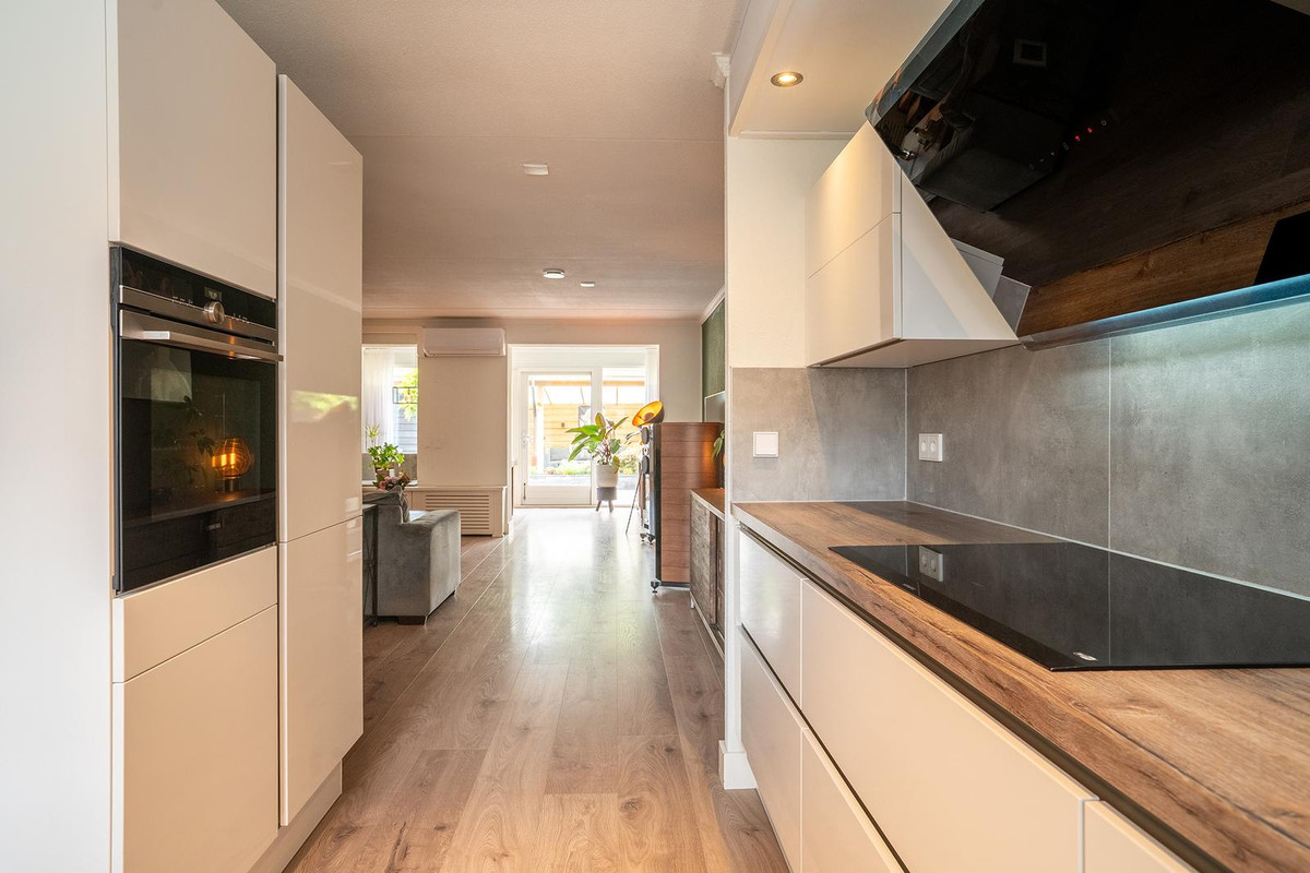 Tussenwoning te koop: Waterlelielaan 30, Enschede