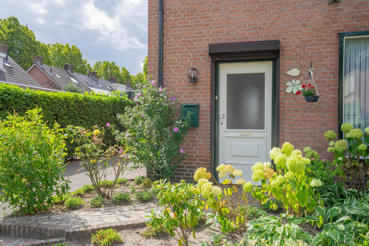 Twee-onder-één-kap te koop: Marijkestraat 30, Bakel
