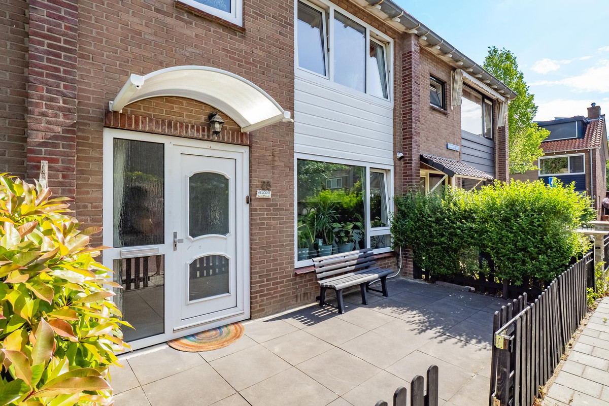 Tussenwoning te koop: Nyeveltstraat 23, De Meern