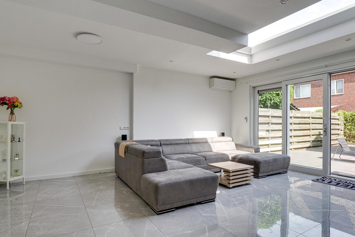 Tussenwoning te koop: Nyeveltstraat 23, De Meern