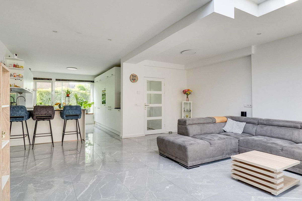 Tussenwoning te koop: Nyeveltstraat 23, De Meern